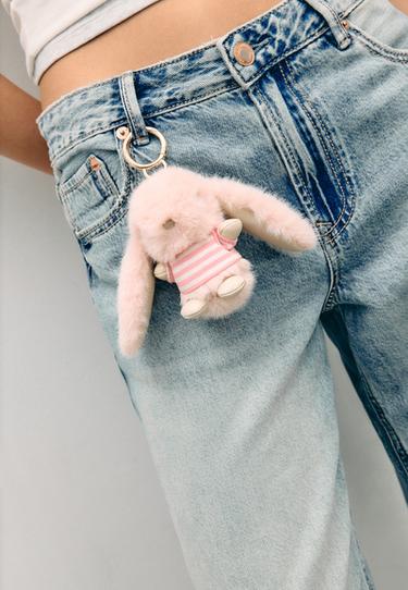 Rabbit charm keyring — Pale pink 2