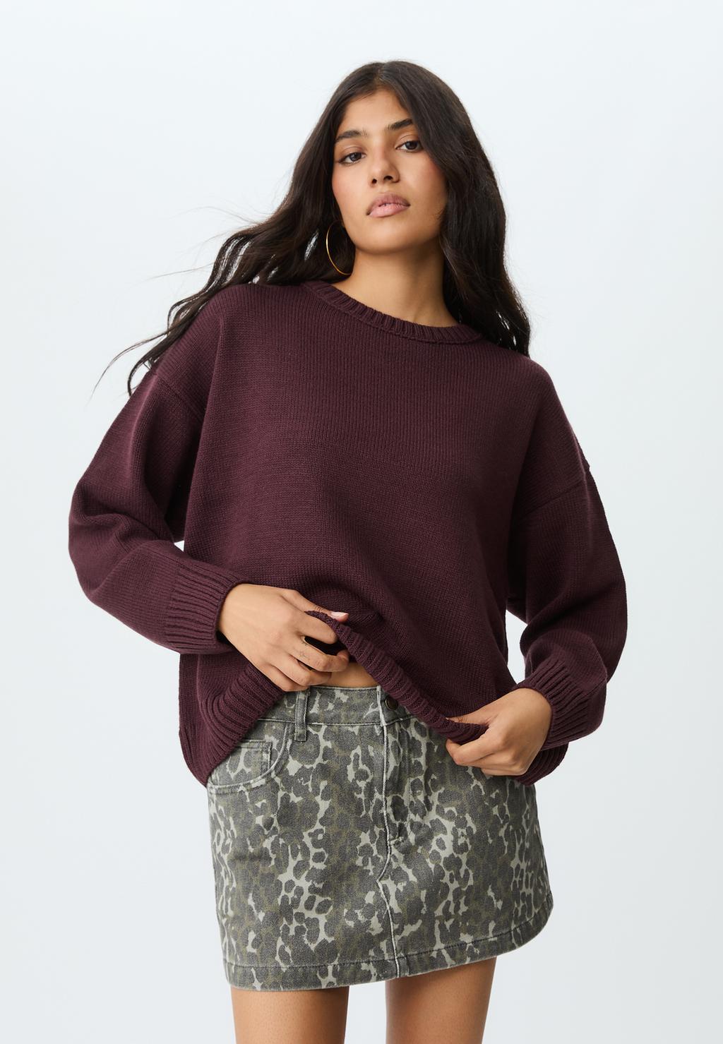 Crew neck knit sweater