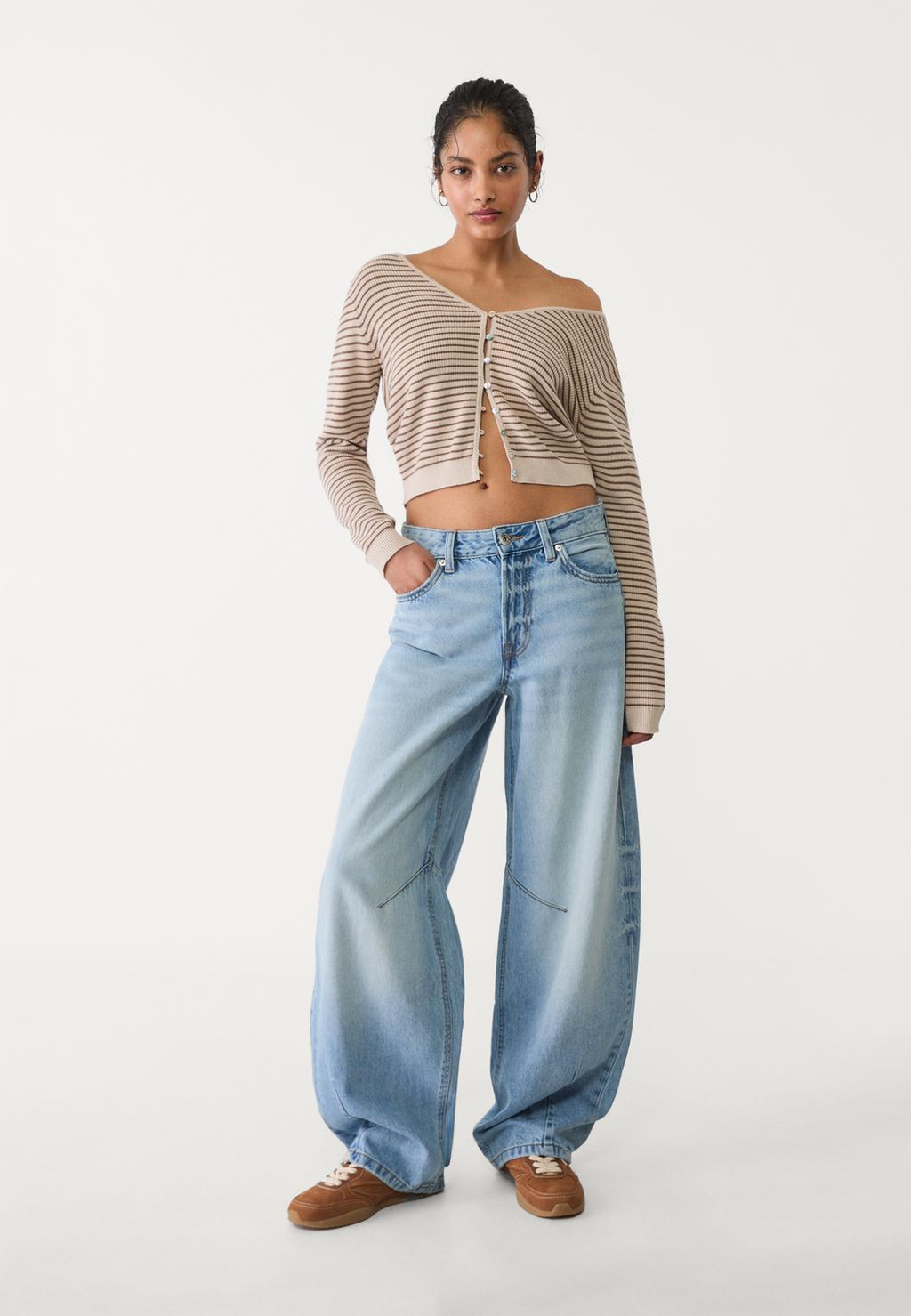 D82 Balloon fit barrel jeans