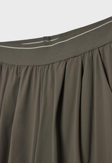 Light tech joggers with elasticated waistband — Brown 9