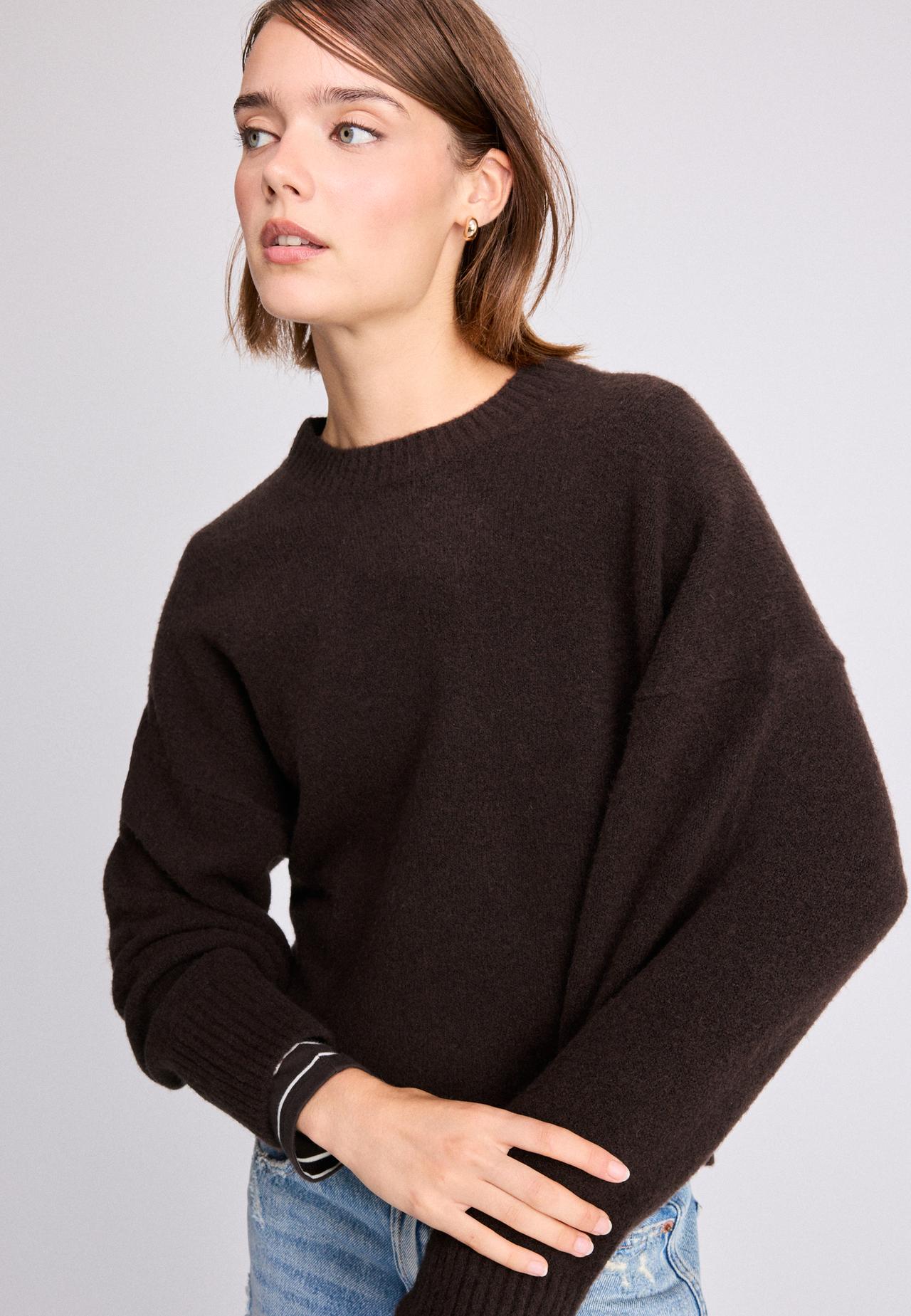 Soft-touch basic knit jumper — Brown