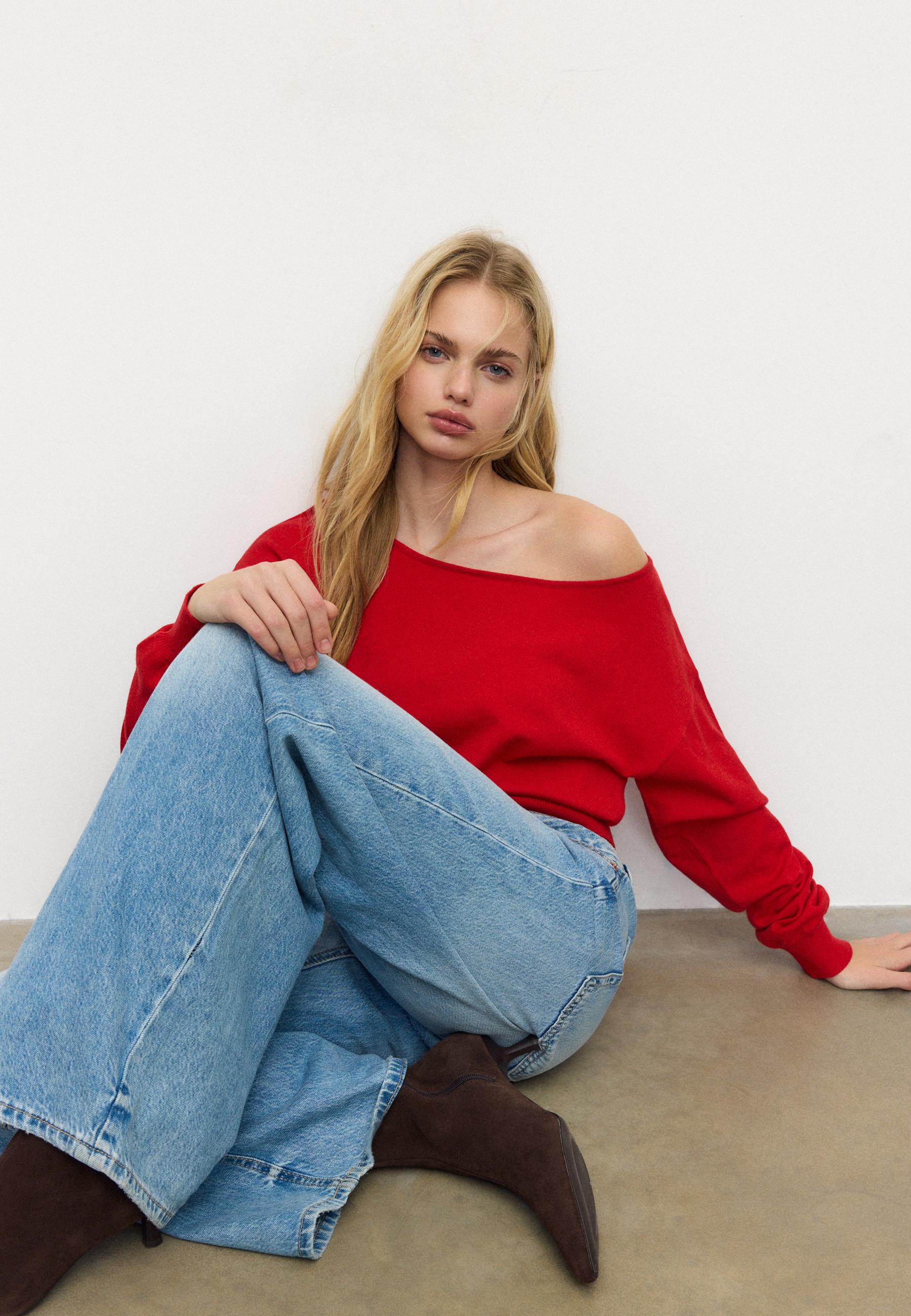 Asymmetric knit sweater — Red