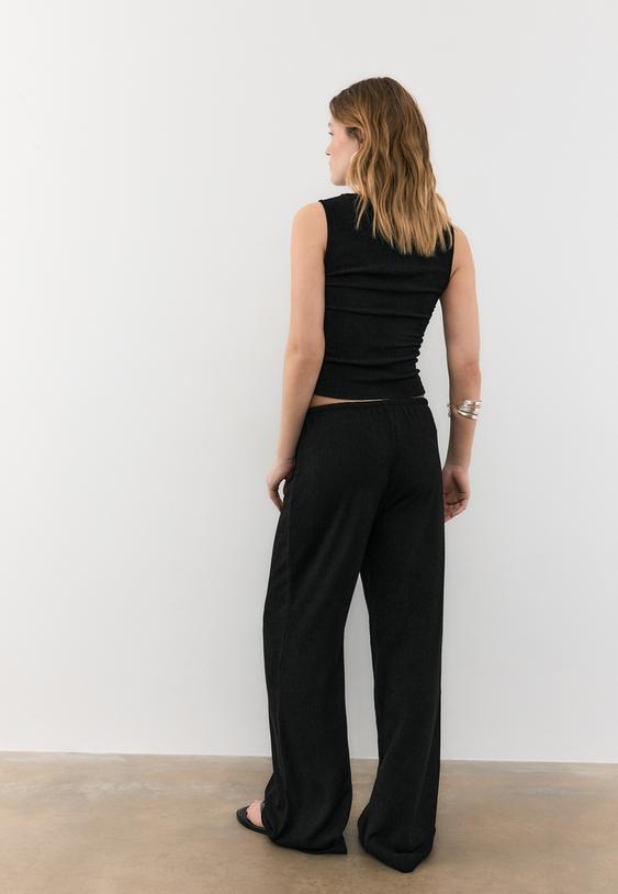 Прав Панталон С Набръчкан Ефект