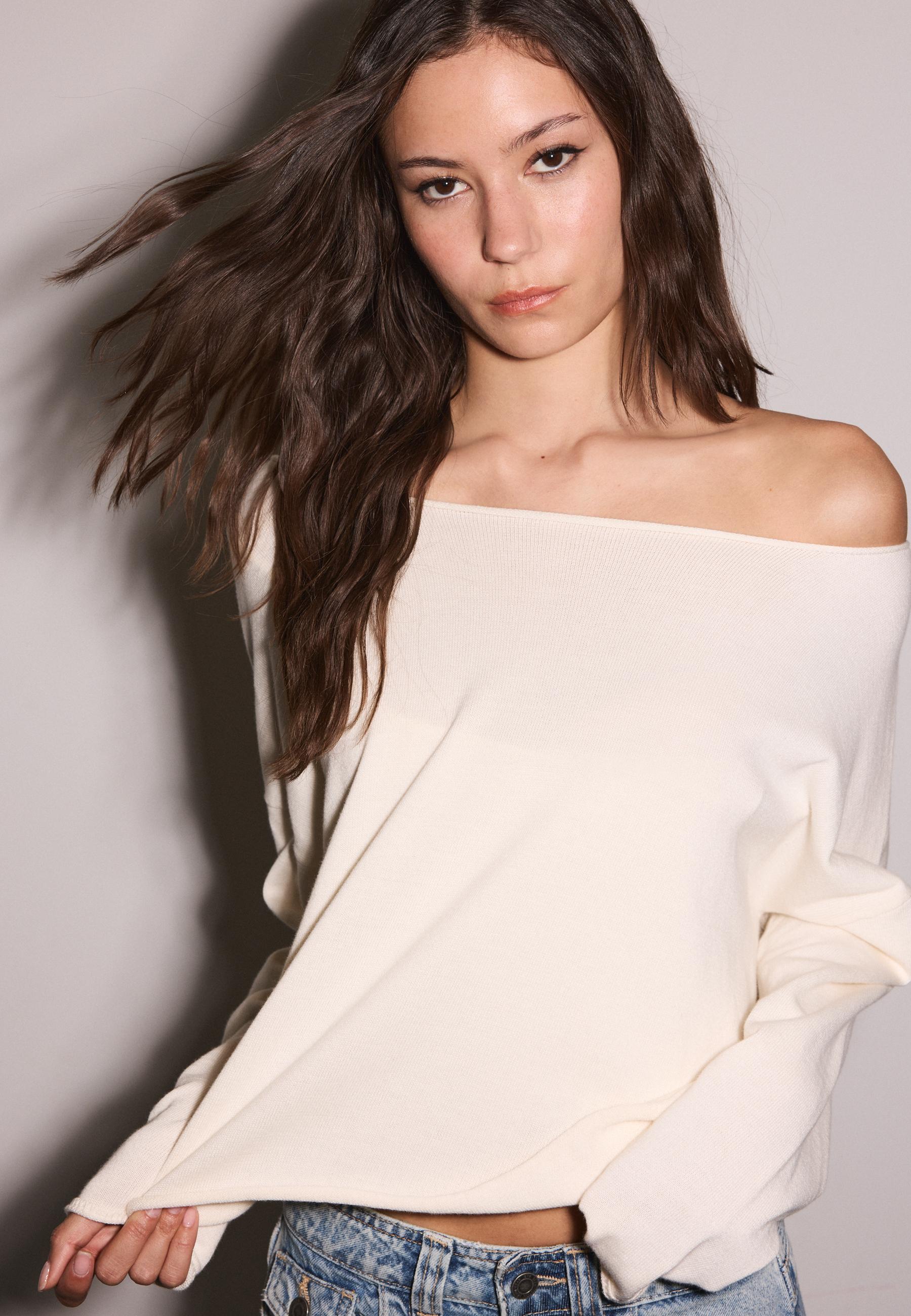 Boat neck cropped sweater — Ecru