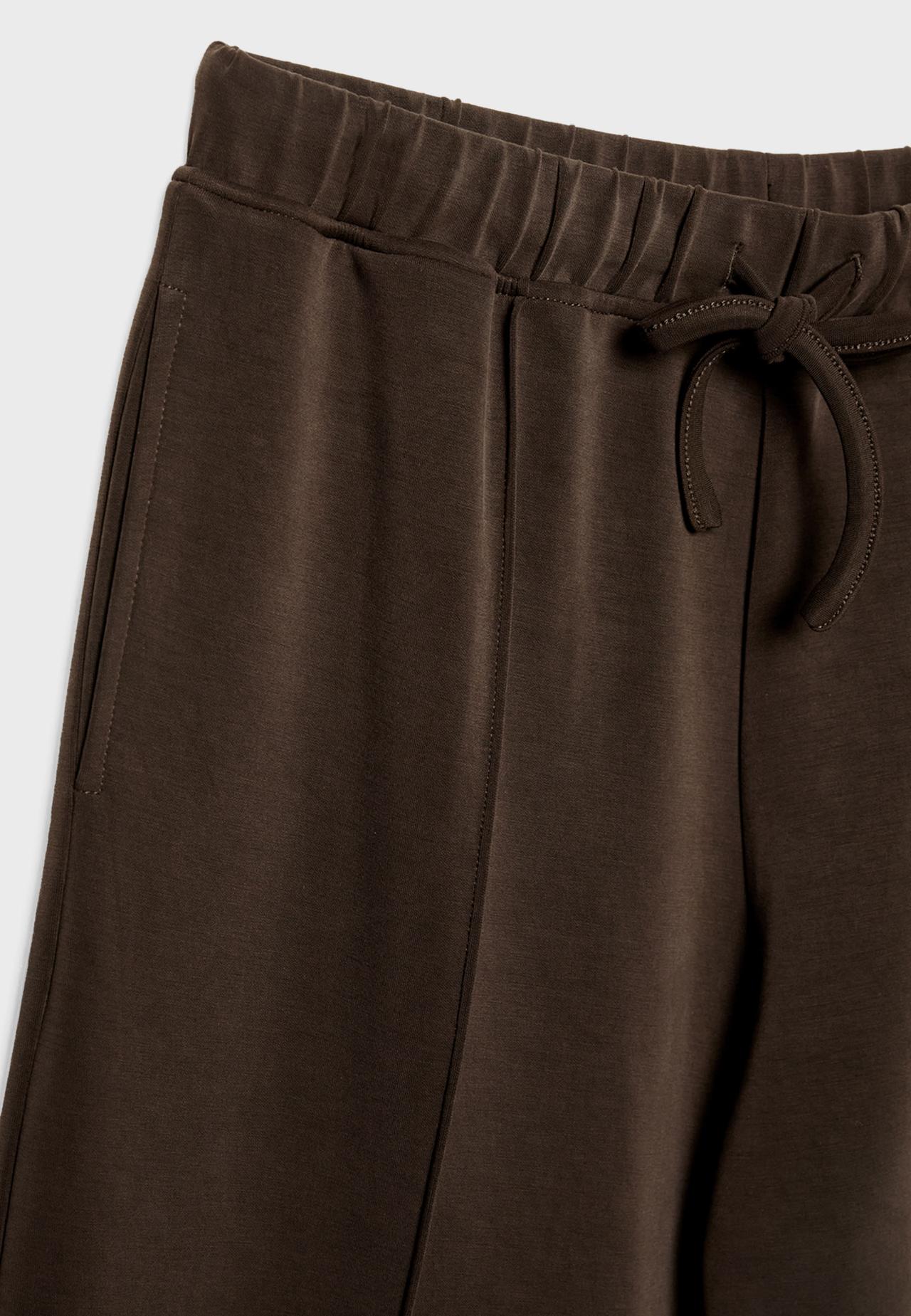 Soft-touch wide-leg jogger trousers with pin tuck — Brown