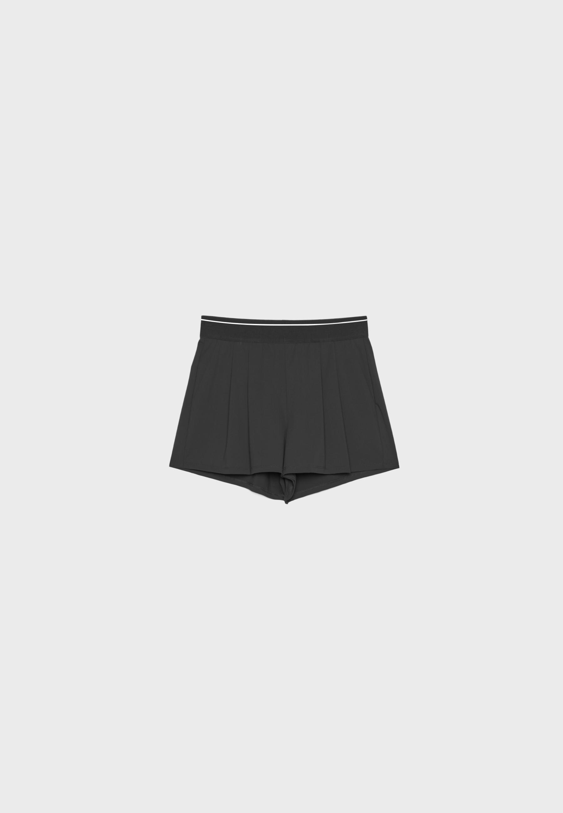Smart shorts with elasticated waistband — Black