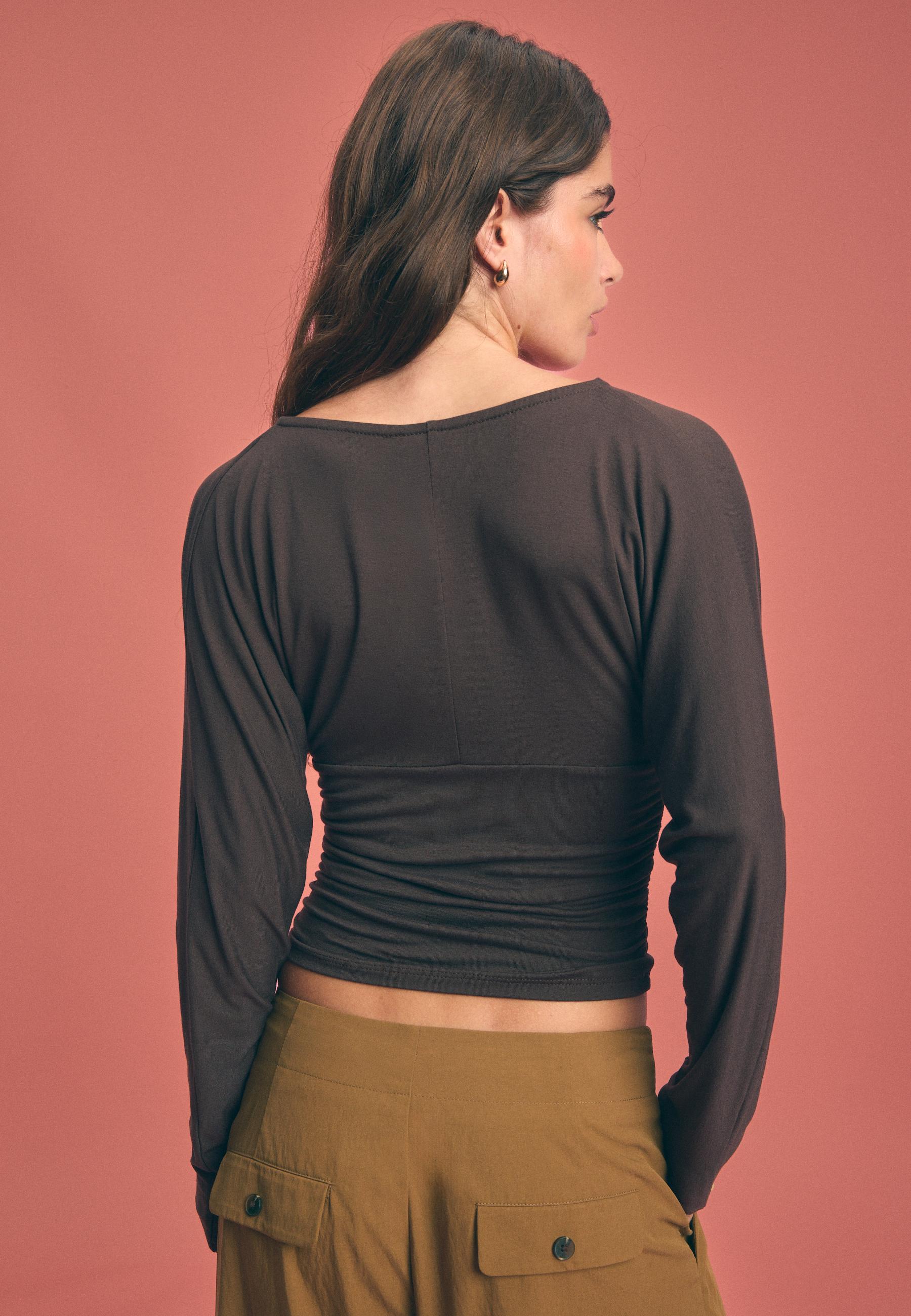 Long sleeve V-neck T-shirt — Brown
