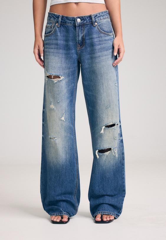 jeans straight tiro bajo rotos