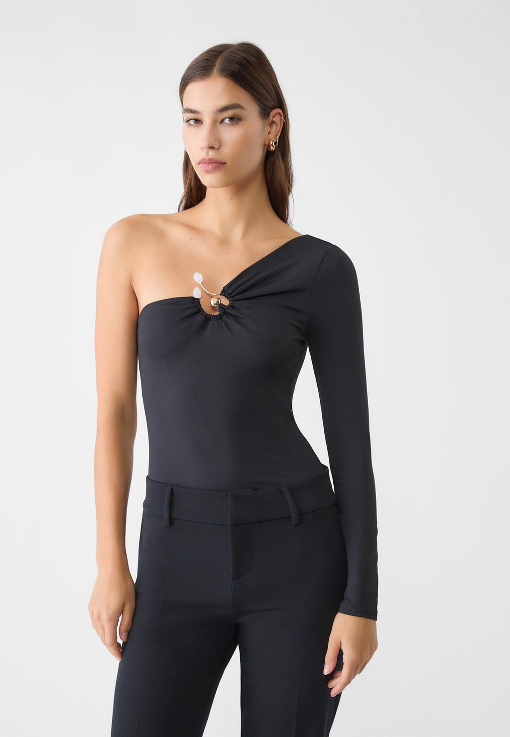 Asymmetric bodysuit with irregular underwire