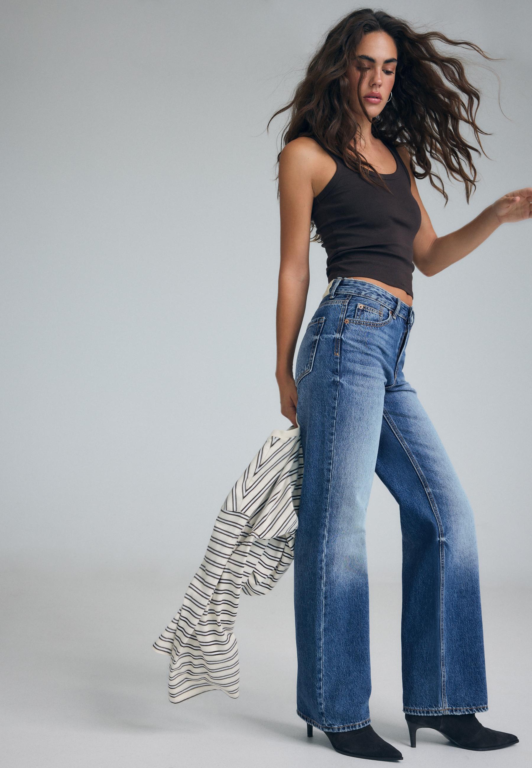 Stradivarius D92 Yırtık detaylı straight geniş paça jean görsel 6