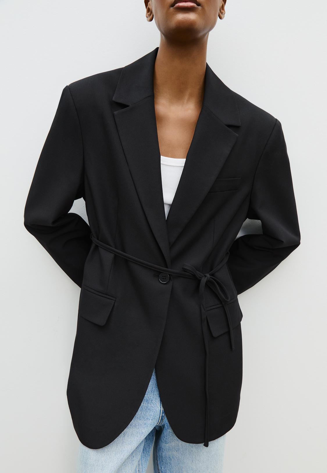 Straight fit blazer with belt