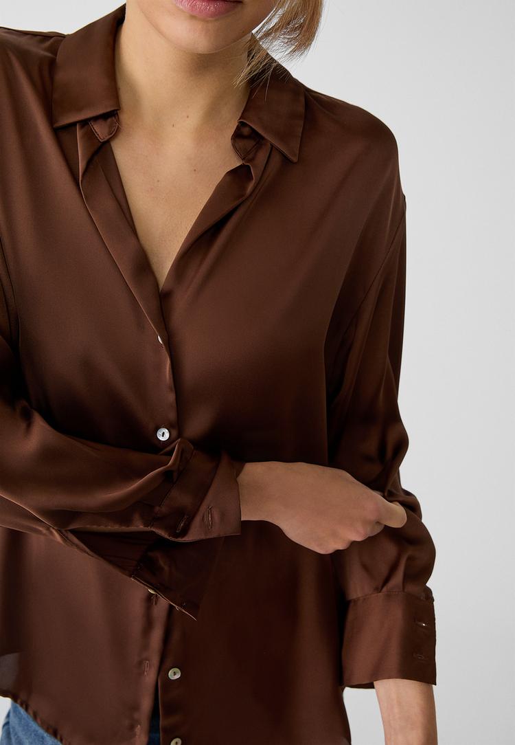 camisa saten cuello solapa