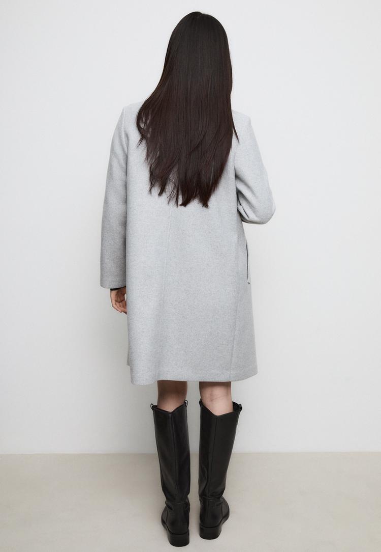 abrigo midi boton tacto suave