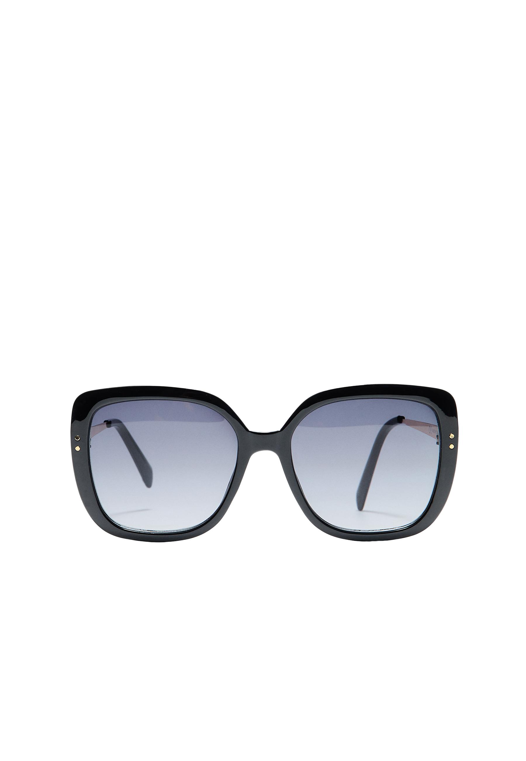 Large square sunglasses — Black