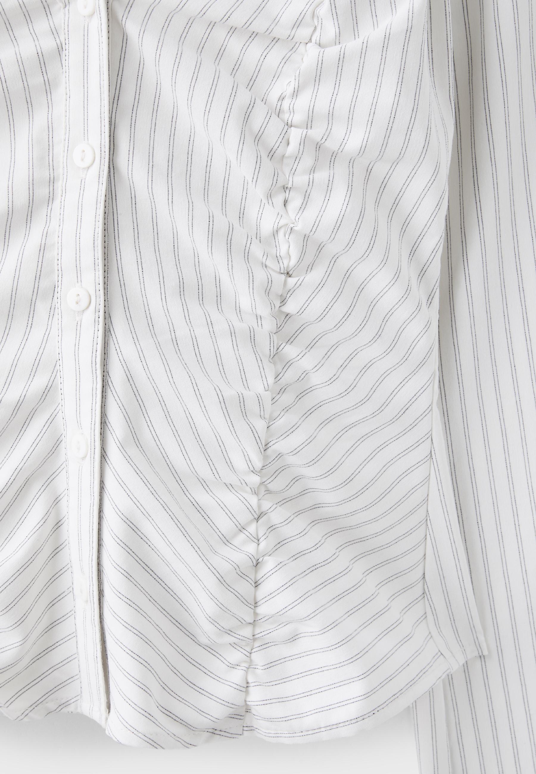 Gathered V-neck shirt — Ecru