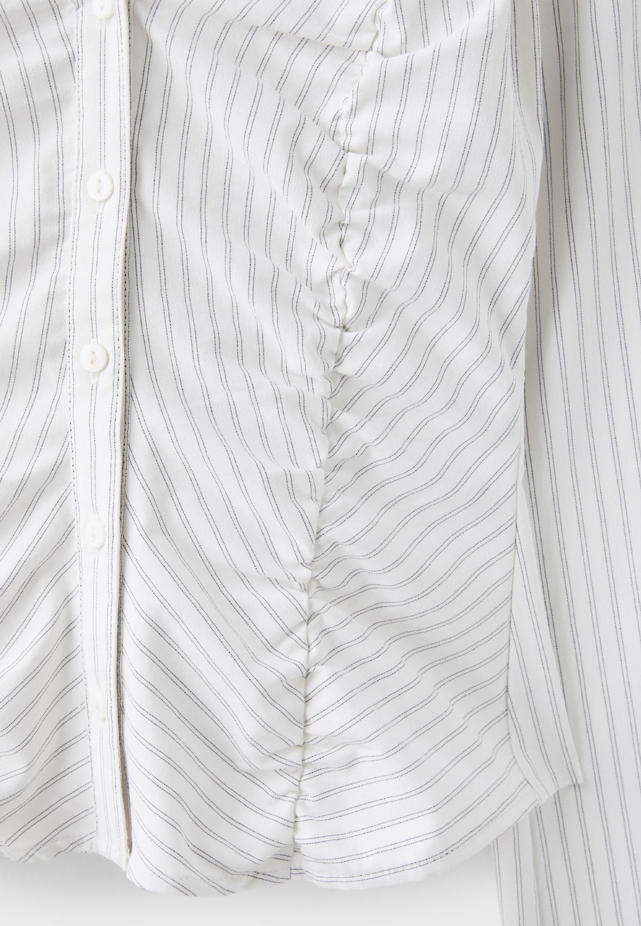V-neck gathered shirt — Ecru