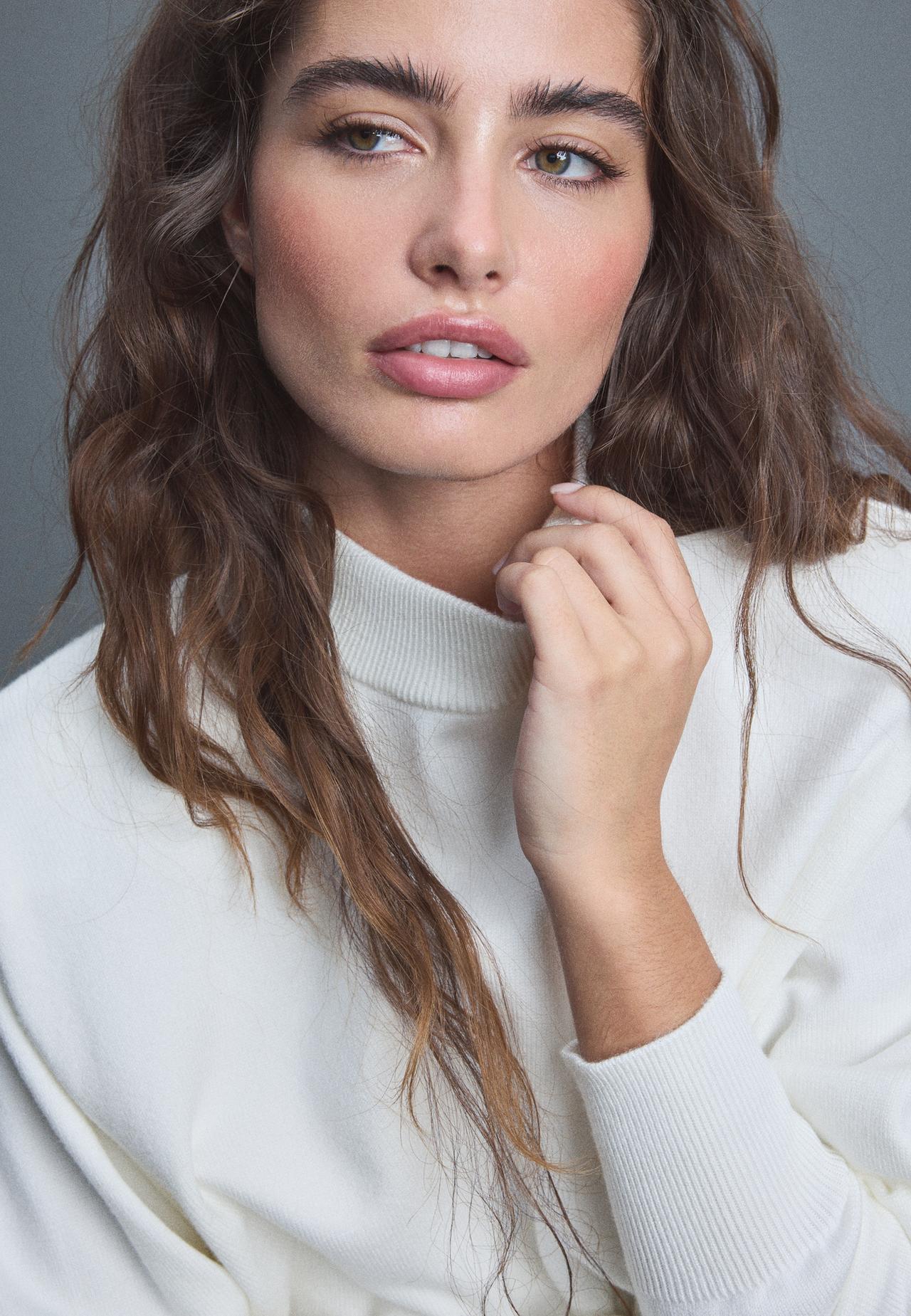 Padded shoulder knit jumper — Ecru