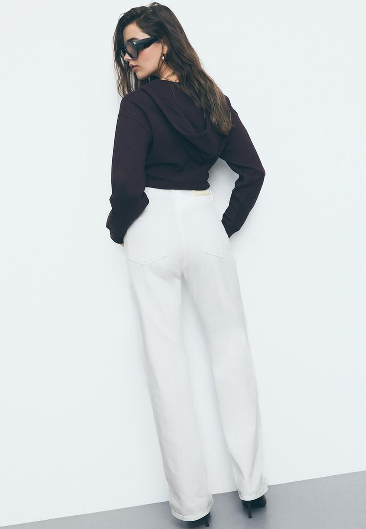 d92-gerade-geschnittene-jeans-mit-weitem-bein