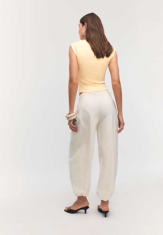 Stradivarius Technische Pofbroek Met Bandplooi Ecru Xl