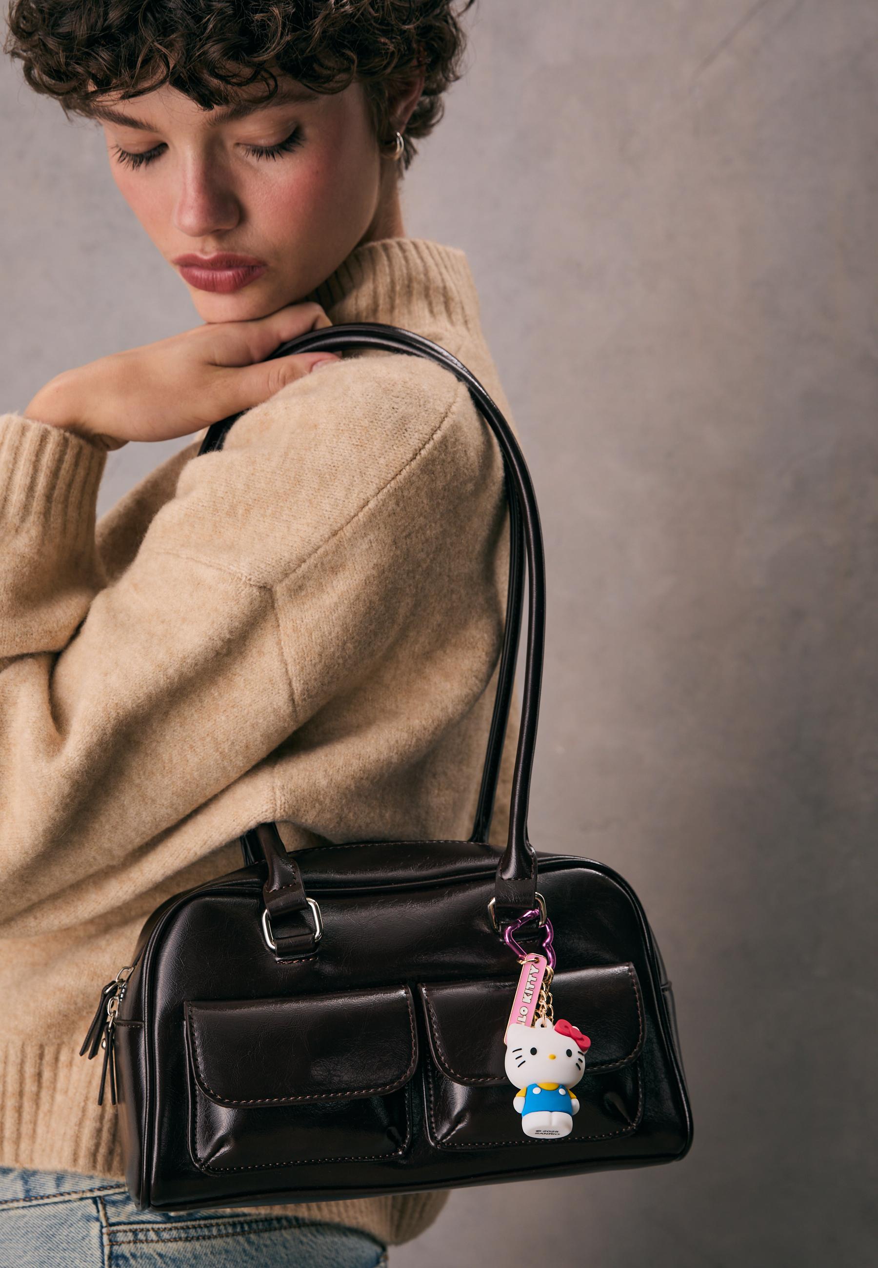 Hello Kitty charm key ring - Women's fashion | Stradivarius Romania