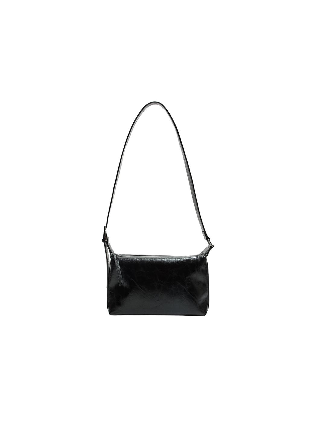 Crossbody bag with buckle