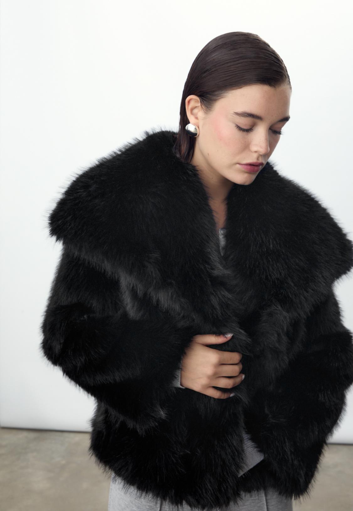 Cropped faux fur jacket