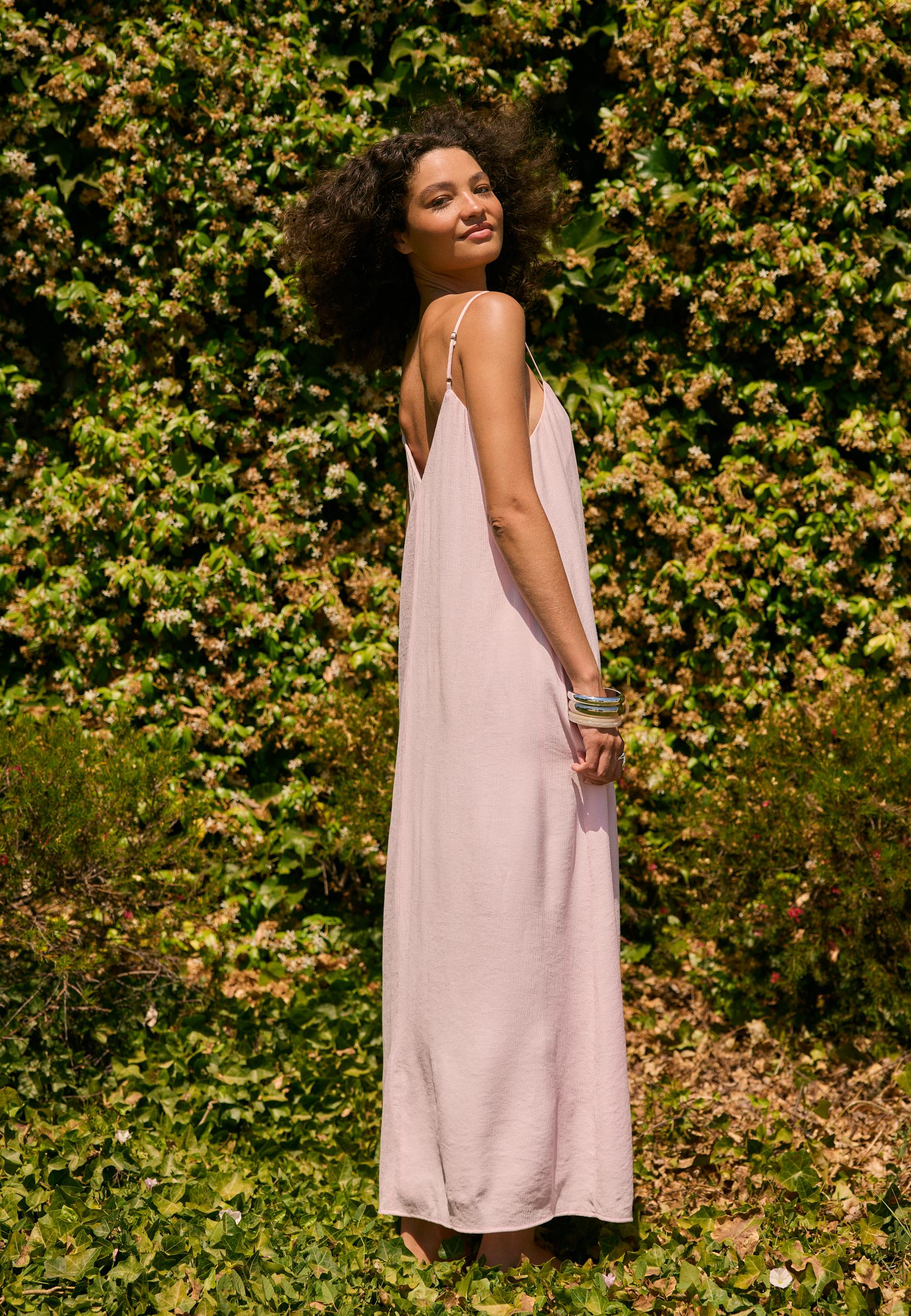 Textured strappy midi dress — Dusty rose