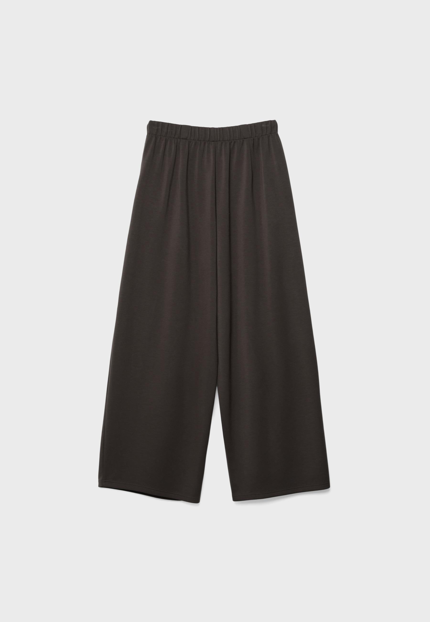 Soft-touch pleated joggers — Brown