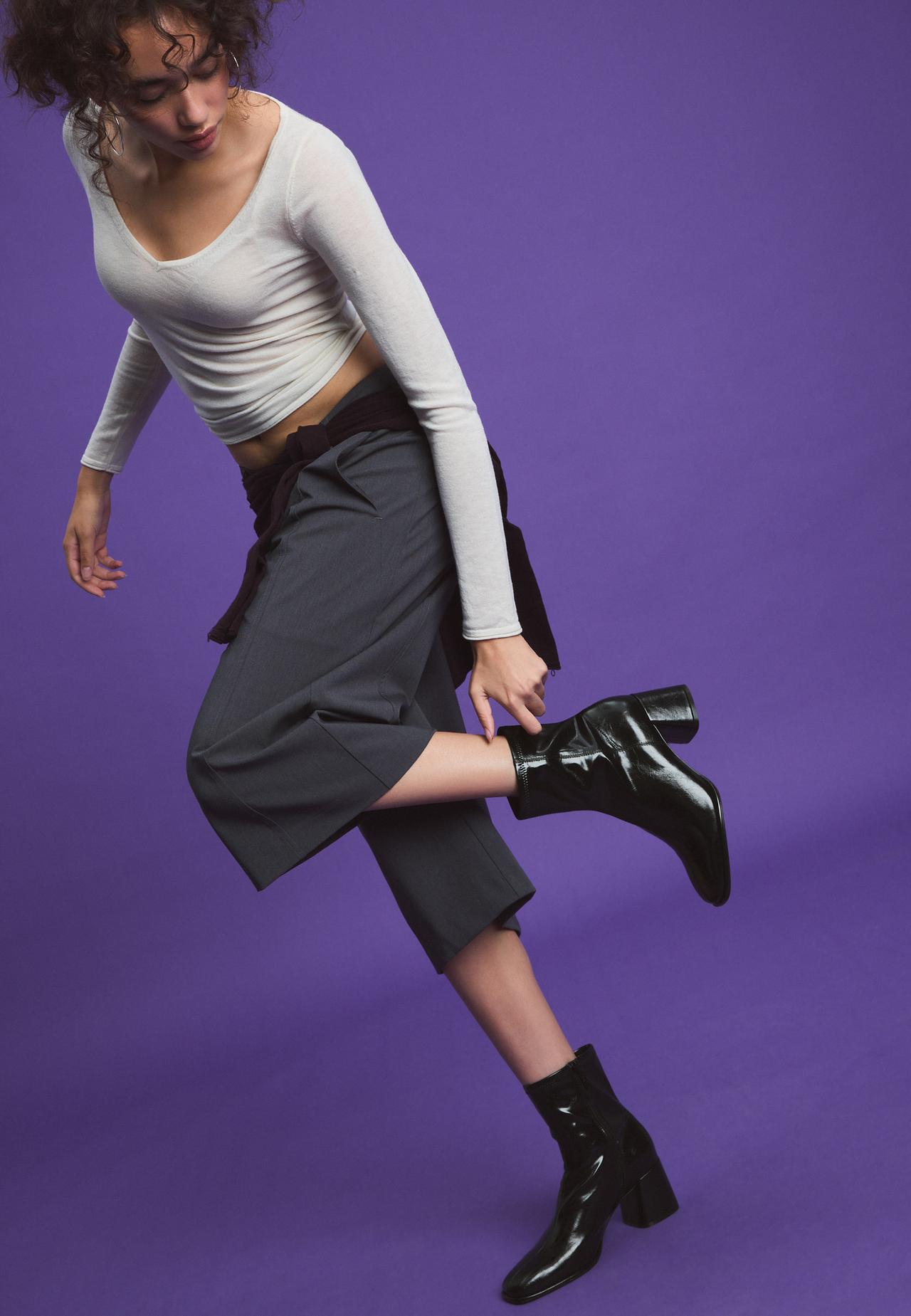 WIDE-LEG. Basic mid-heel ankle boots — BLACK 