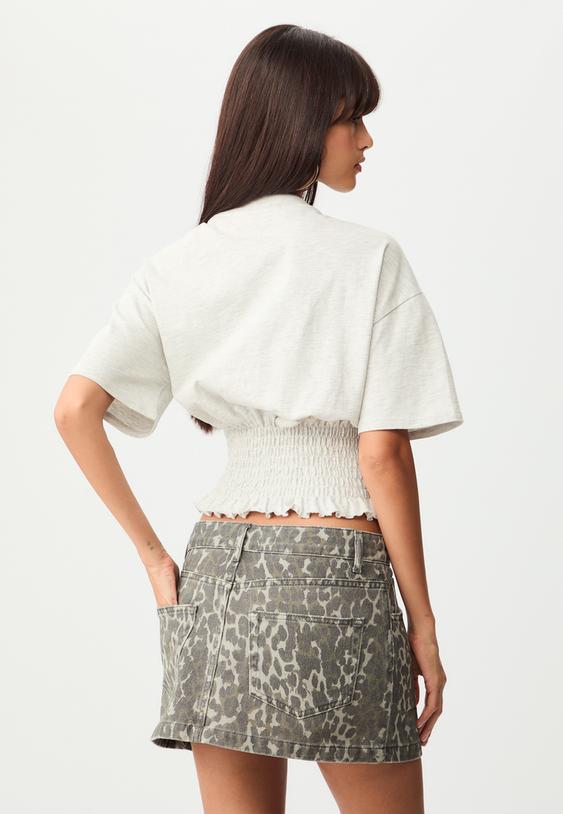 camiseta cuerpo fruncido