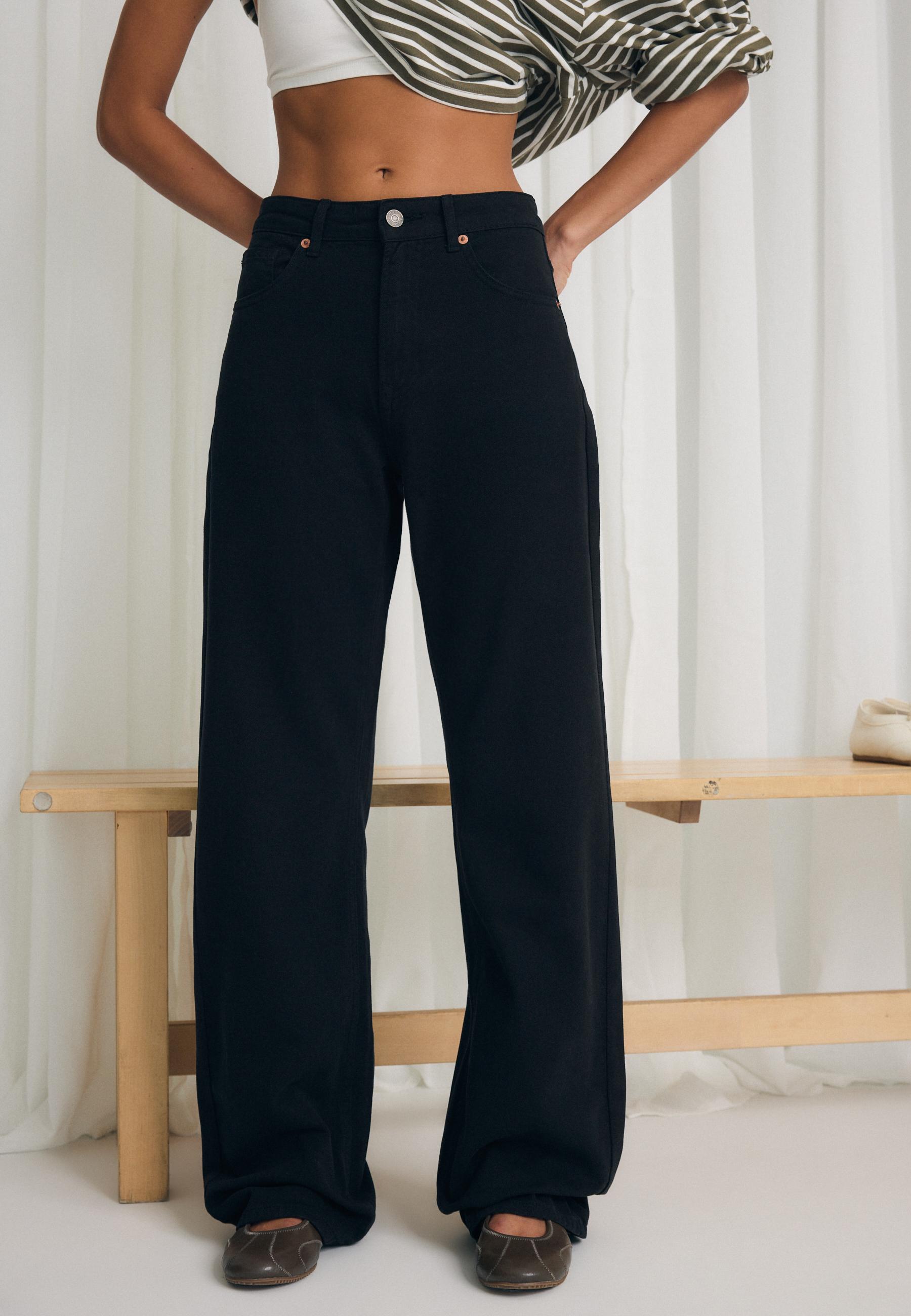 D92 Wide-leg straight-fit jeans — Black