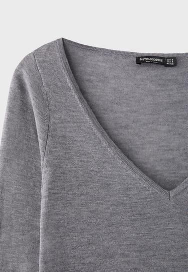 Basic wool and silk V-neck sweater — Grey melange 10
