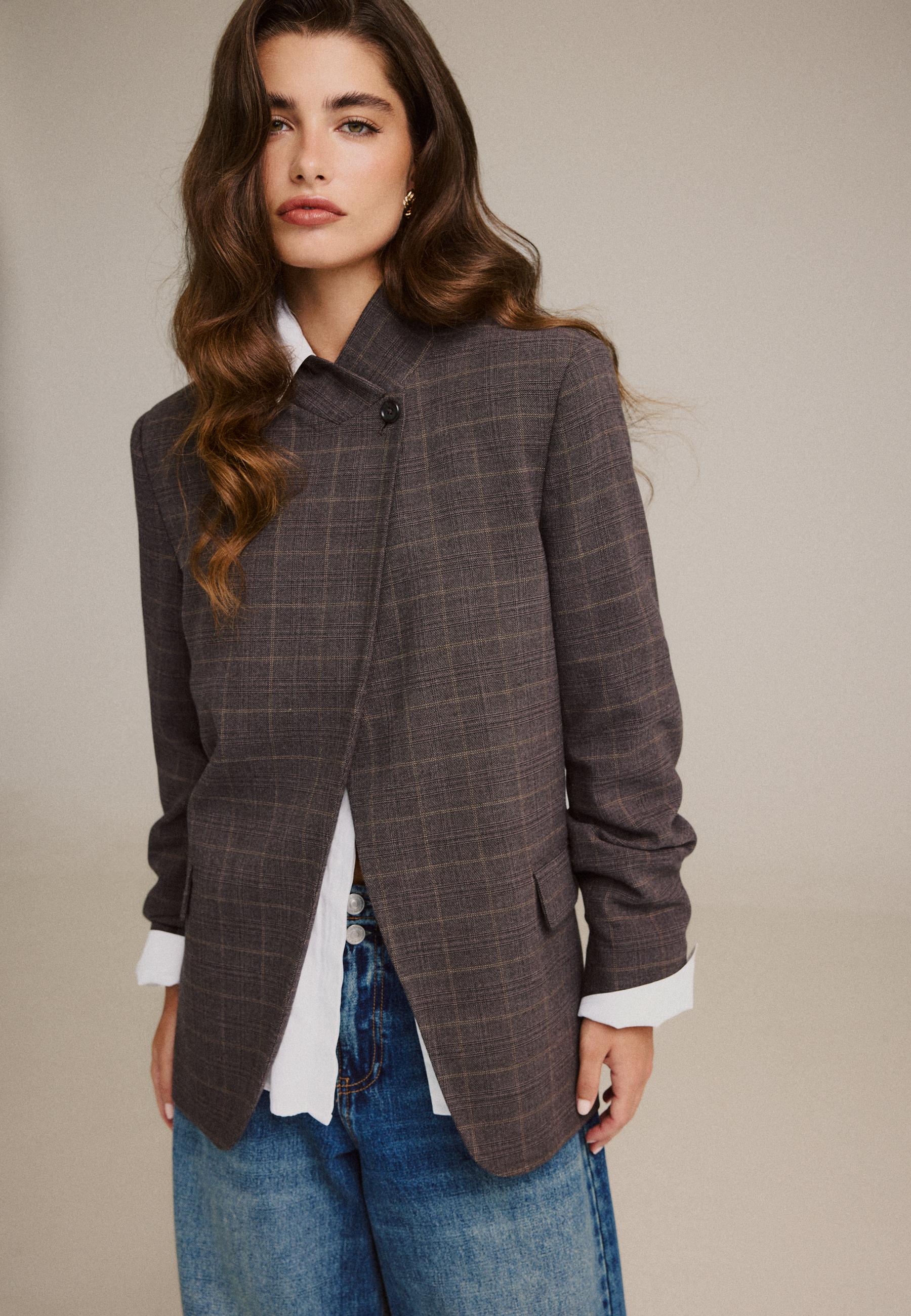 Asymmetric check blazer — Beige