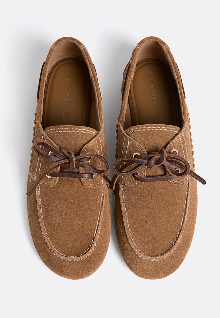 mocasin piel cordones