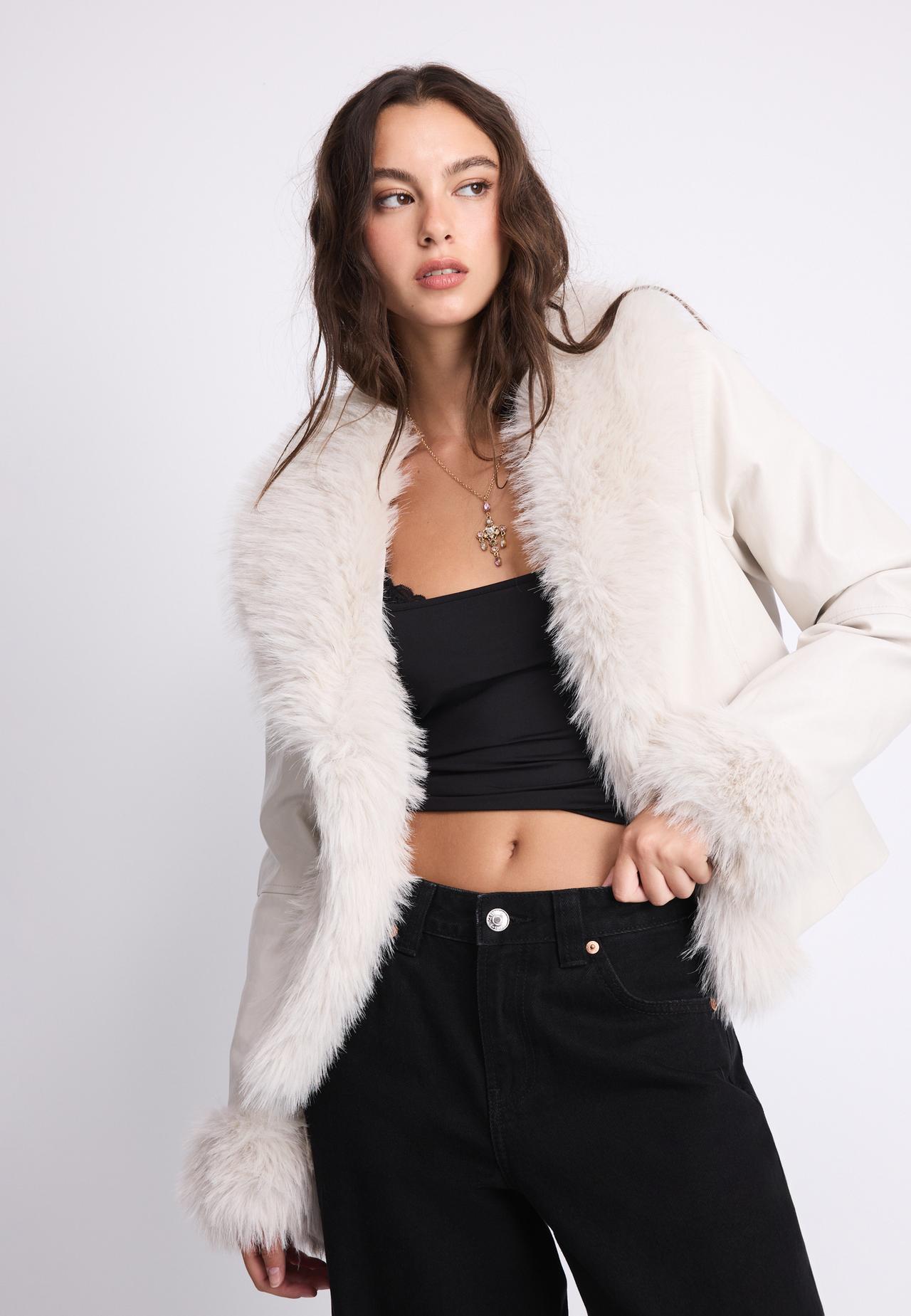 Faux fur collar jacket — Vanilla