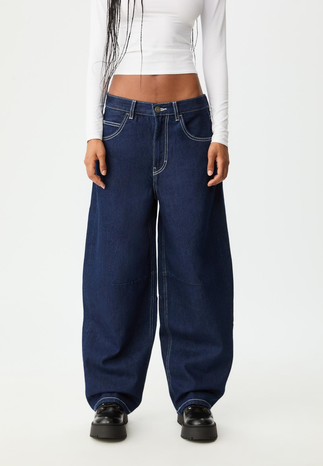 Adjustable barrel fit jeans Women's fashion Stradivarius Georgia