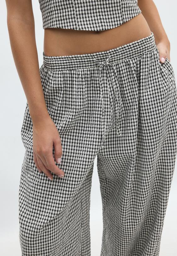 Stradivarius Pantaloni Balloon În Carouri Ecru L