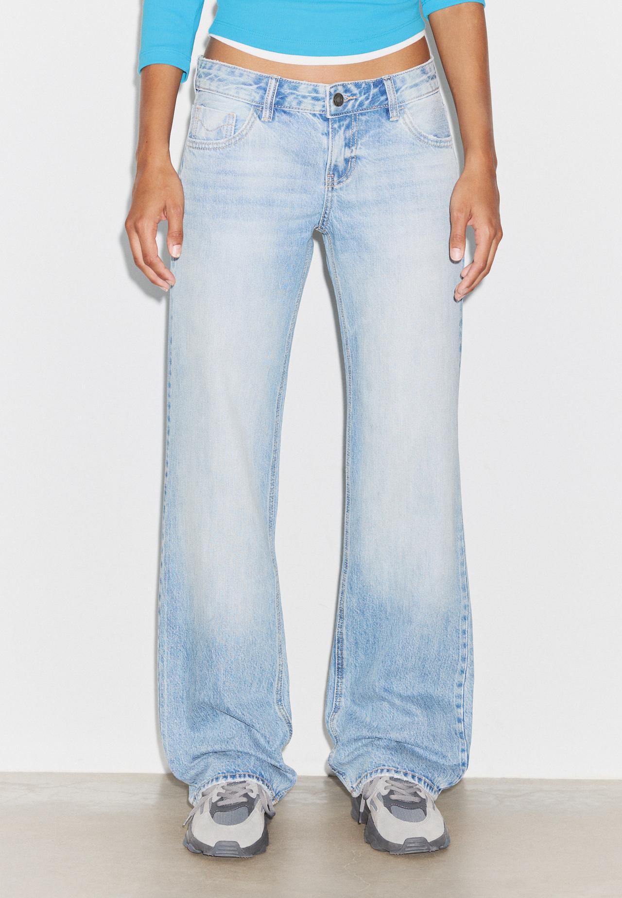 Low-rise straight jeans — MEDIUM LIGHT BLUE DENIM