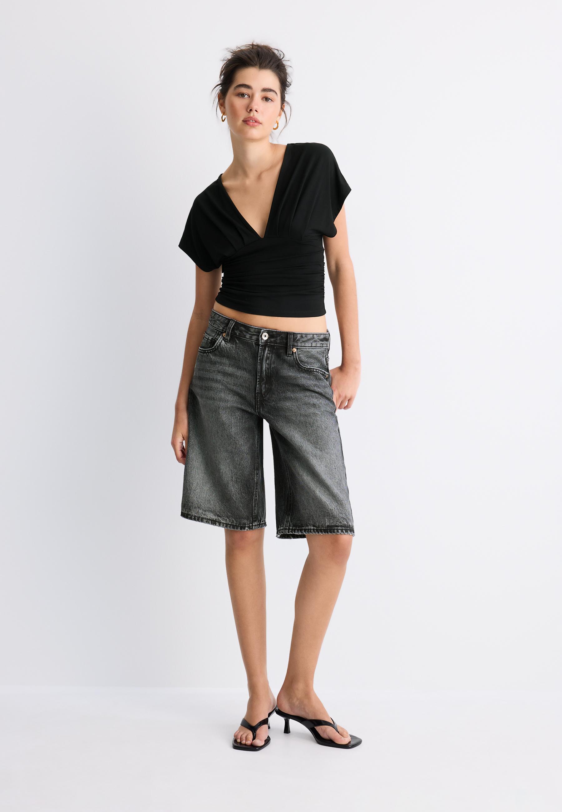 V-neck top with sash - Women's fashion | Stradivarius Romania