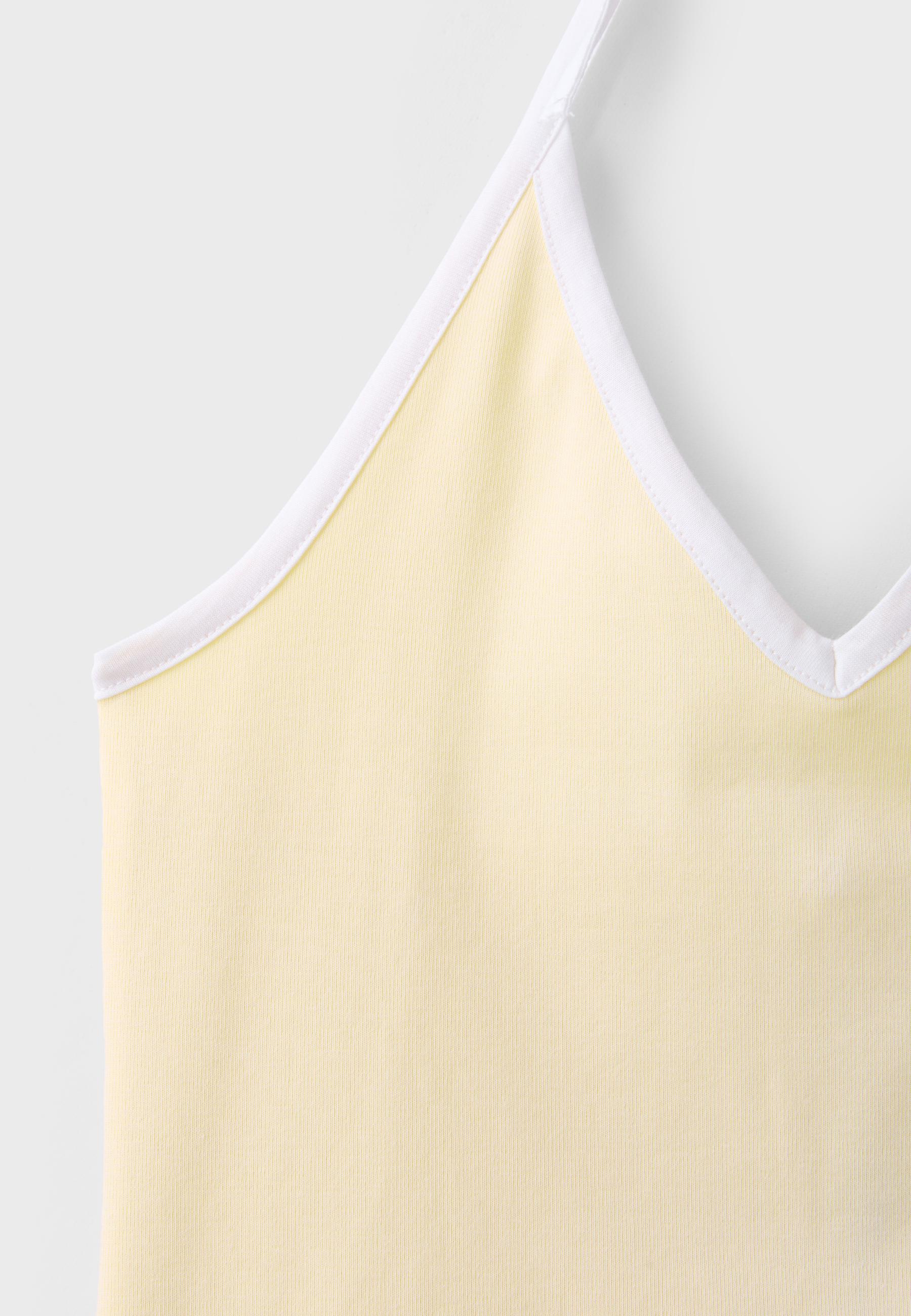 Fitted halter top