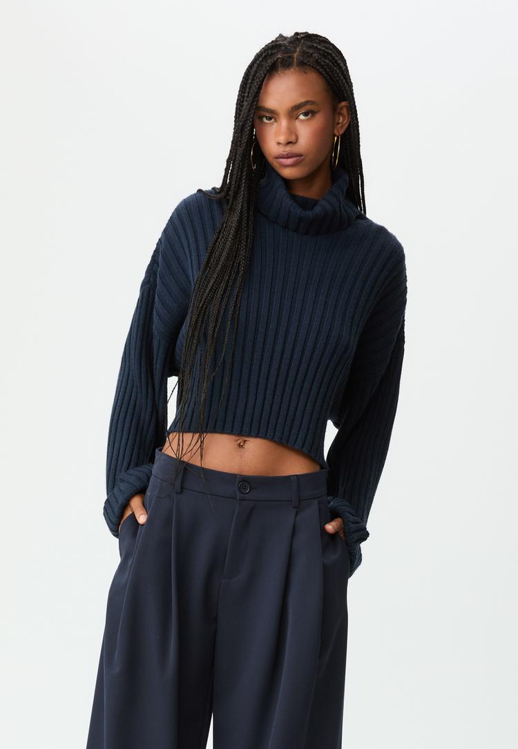 camisola de malha com gola subida