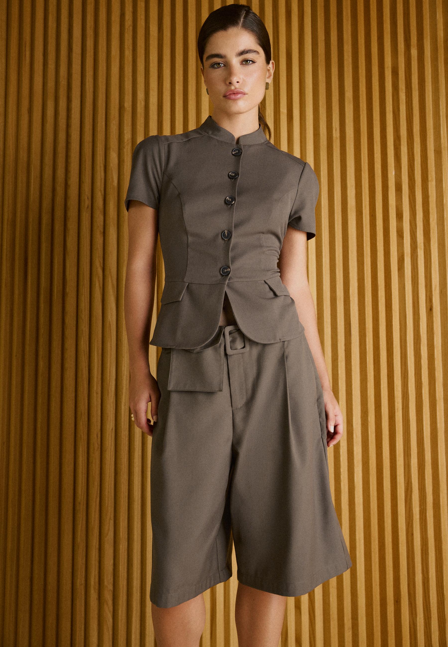 Fitted short sleeve shirt — Brown