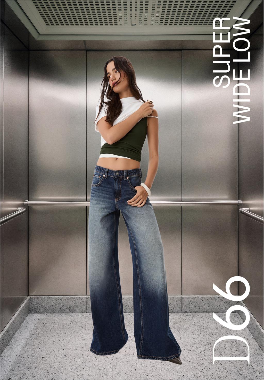 D66 low-waist super wide-leg jeans