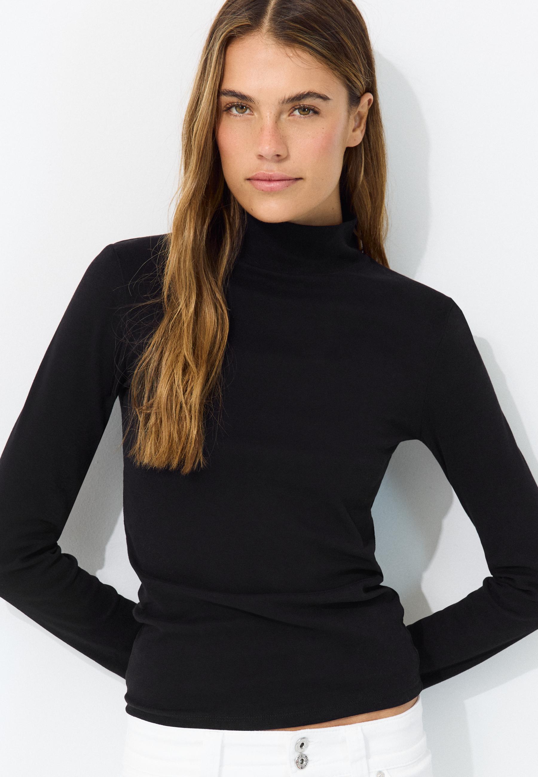 Basic high neck T-shirt — Black