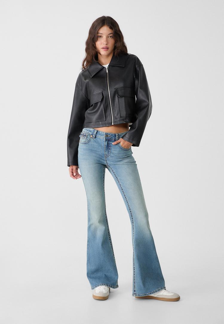 

Stradivarius D04 Jeans-Schlaghose mit tiefem Bund Jeansblau 40
