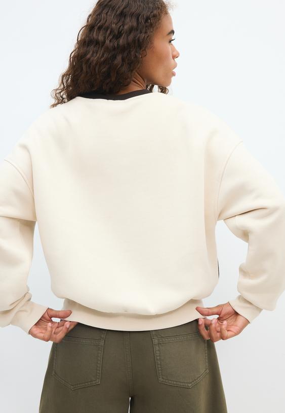 sweat col contrastant