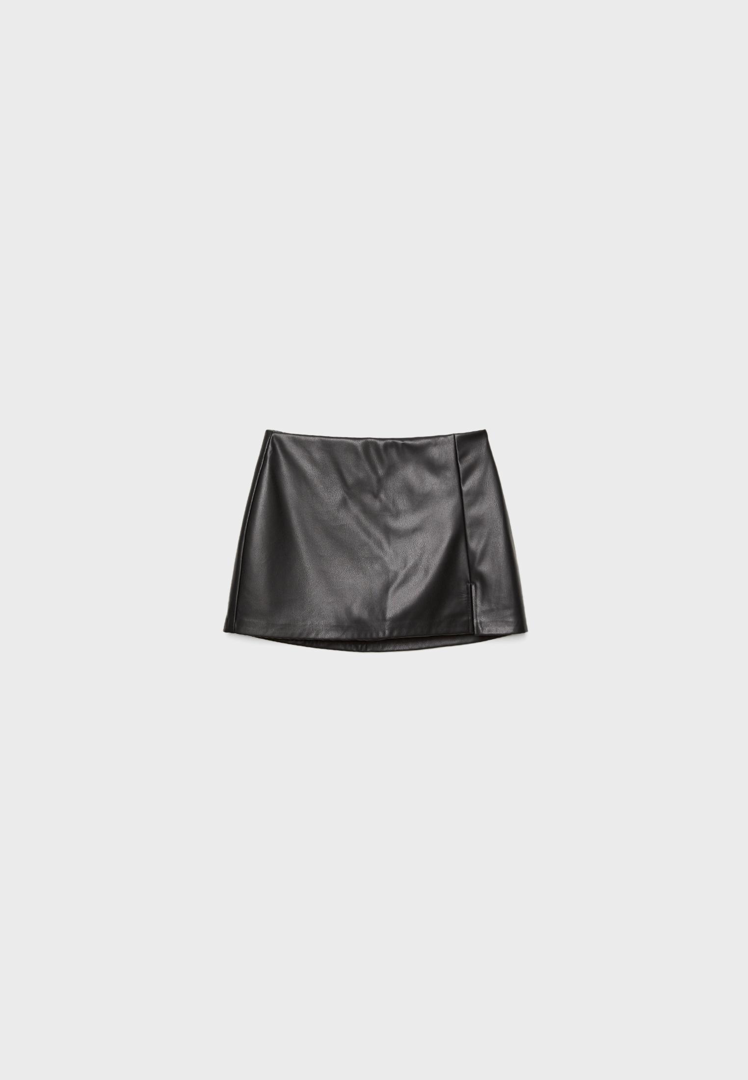 Jupe culotte fendue sur le cote en similicuir null femme Stradivarius Luxembourg