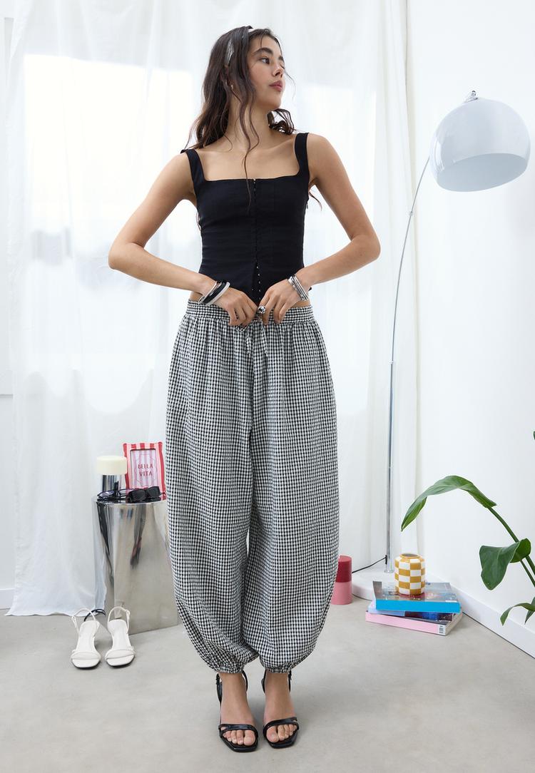 balloon check trousers