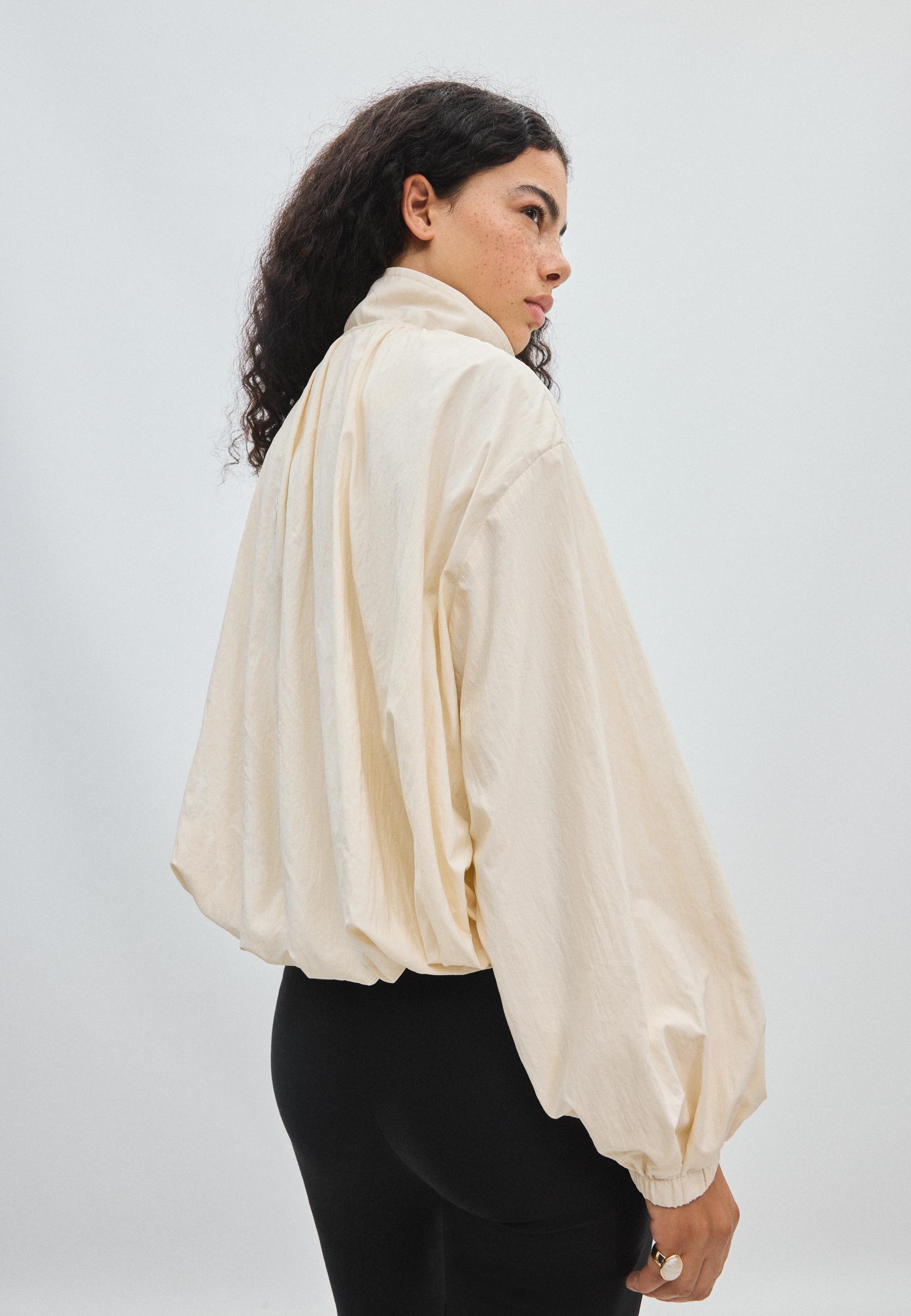 Technical windbreaker — Ecru