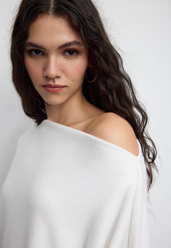 Stradivarius Boat Neck Cape Top Ecru M